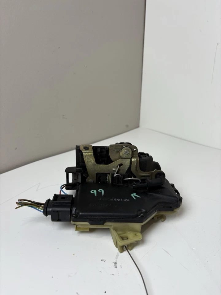 Actuador de pestillo de puerta Porsche Boxster 1999 OEM Foto 3 de 4