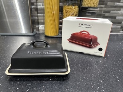 Le Creuset Neu Steingut Keramik Satin Schwarz Butterdose mit Deckel UVP 45£