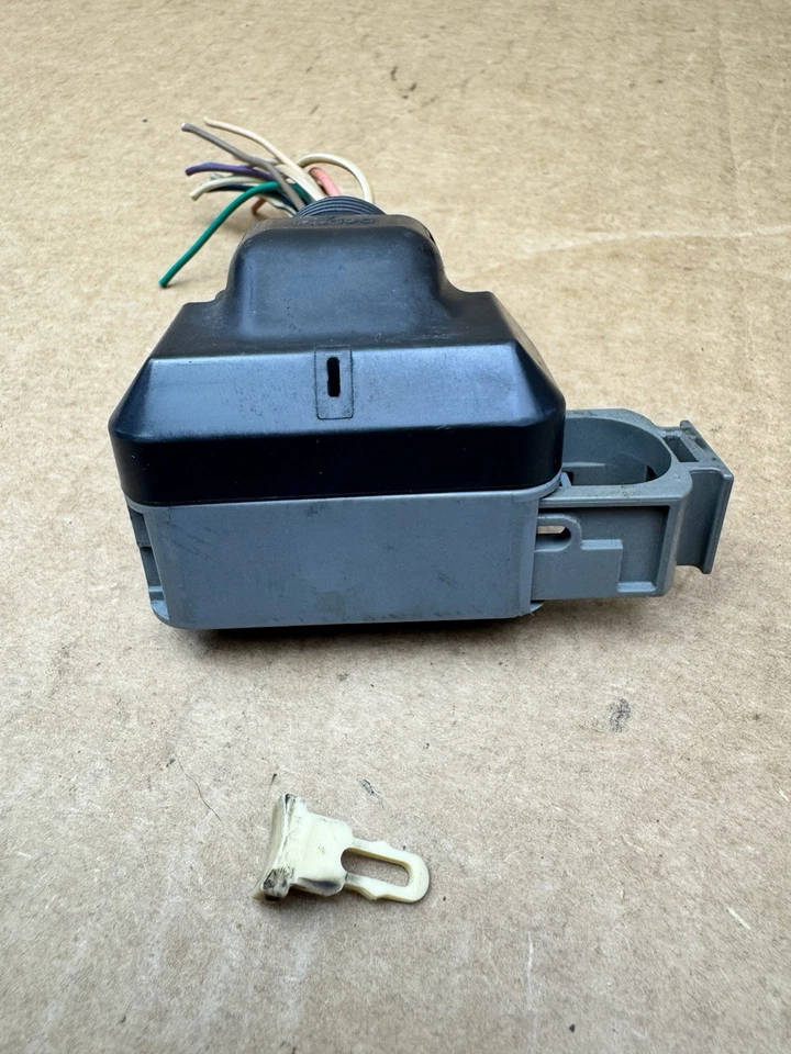 2005-2009 Buick Lacrosse Lucerne Pontiac Grand Prix 3.8L Throttle Body Pigtail - Image 3 of 4