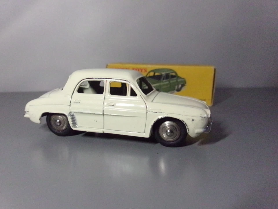 Dinky Toys  Renault Dauphine no.24E  scale 1/43  Made in France RARE Color  - Immagine 2 di 4