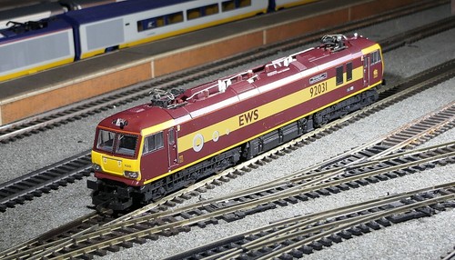 Lima 204984 EWS Class 92, 92031 in EWS Maroon Livery, top, boxed | Zustand: Used