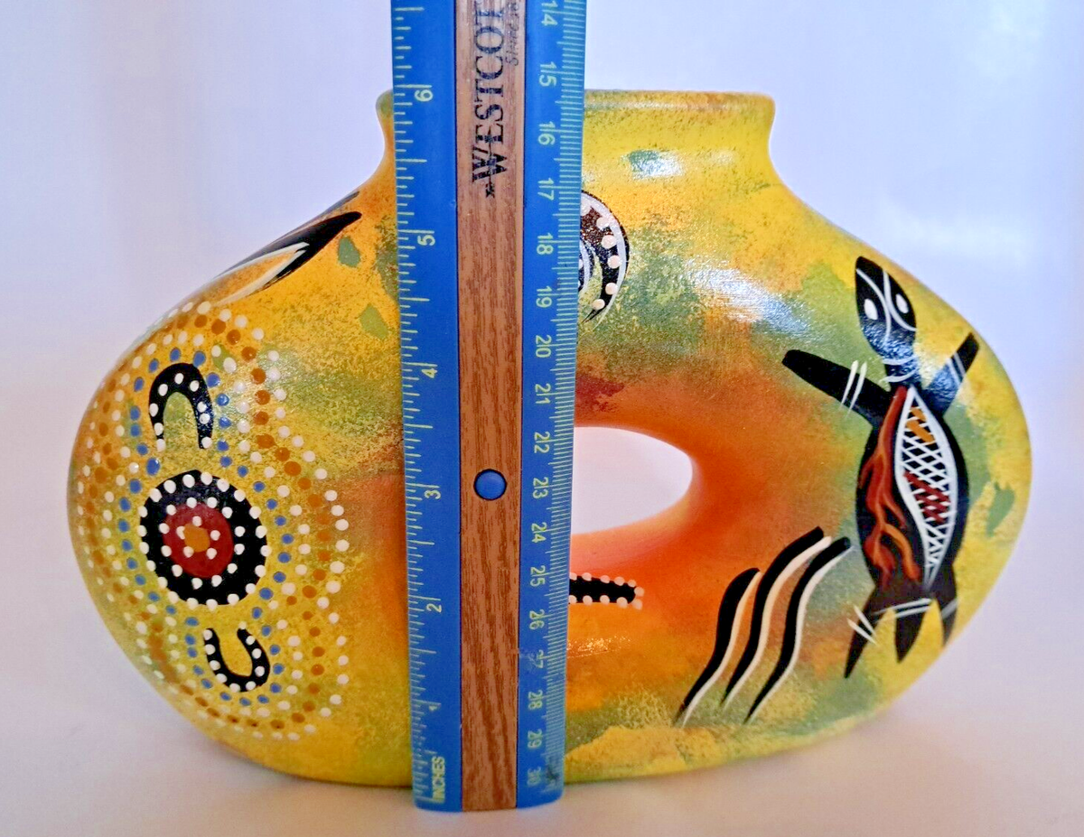 UNIQUE AUSTRALIA ABORIGINAL ART VASE WILD ANIMALS BY LEONIE ROSER