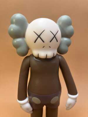 KAWS Companion Open Edition (Gray 2018) 28cm Vinyl Figure | Rare