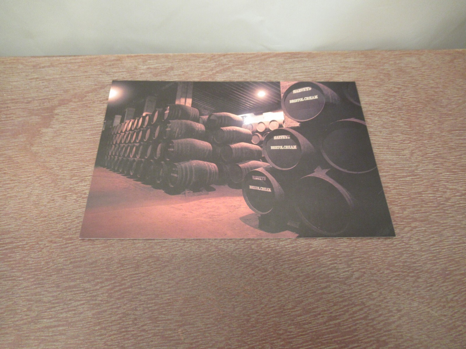 Museo Bodego, Jerez de la Frontera, España postal de Harveys barricas almacenadas