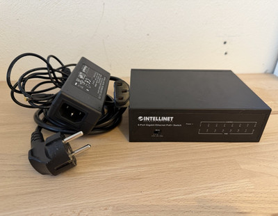 Intellinet 8-Port Gigabit Ethernet PoE+ Unmanaged Switch RJ-45 inkl. Netzteil