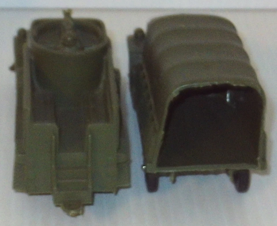 2 CAMIONES DE SUMINISTRO DE TROPAS SEMIORUGA DE PLÁSTICO DE JUGUETE DE GOMA CASTAÑO ROJIZO EJÉRCITO DE EE. UU. MILITAR USMC Foto 4 de 4