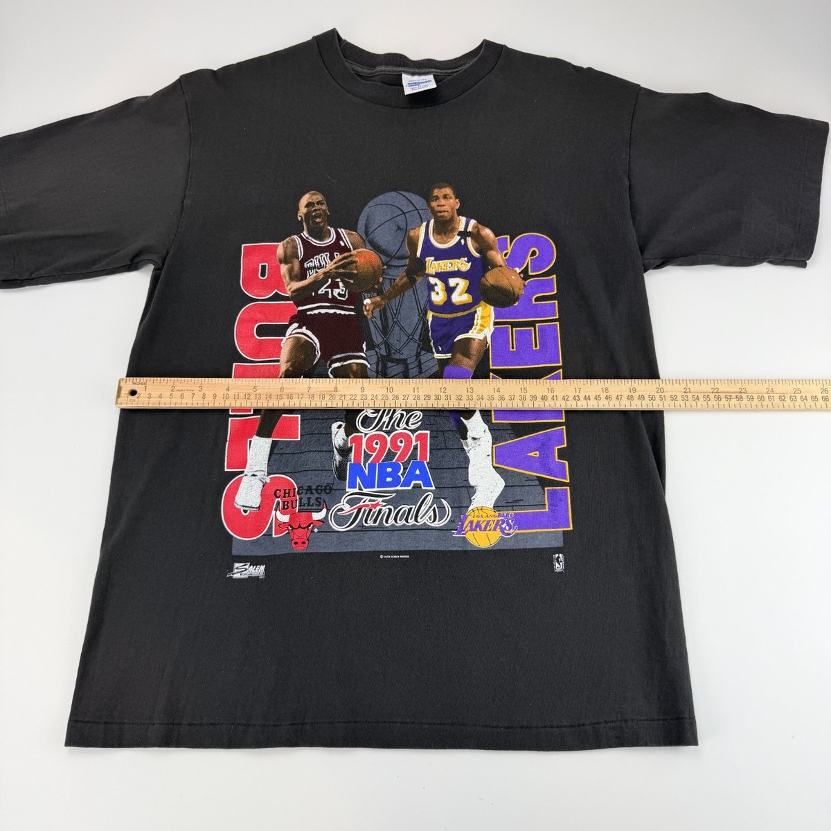 Vintage 90s 1991 NBA Finals Lakers vs Bulls Jordan Magic Johnson T