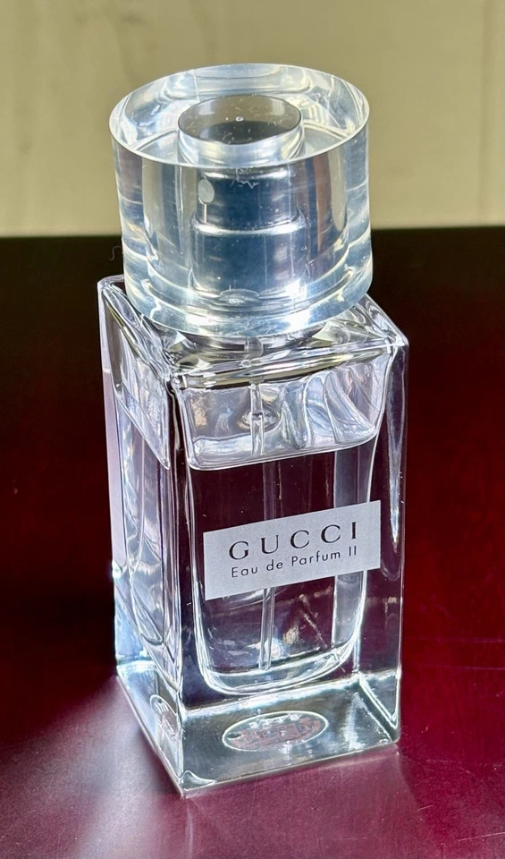Gucci II Eau De Parfum Spray 0.7oz para Mujer 70% de una botella de 1 oz Descontinuado  Foto 3 de 4