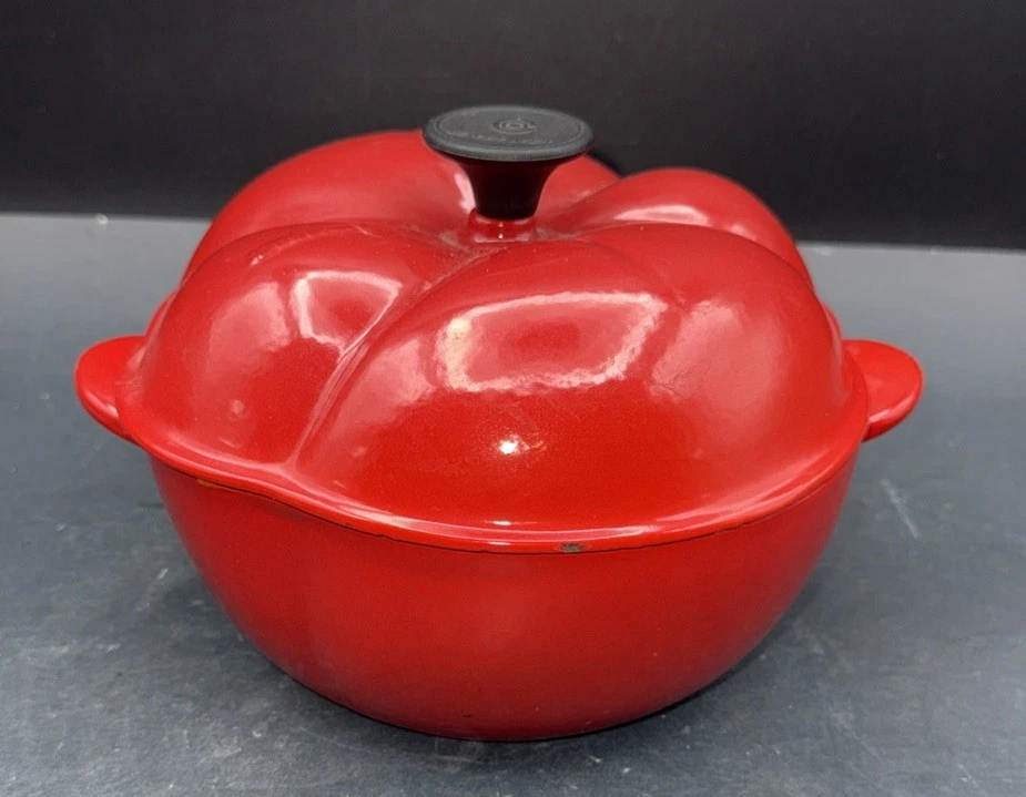 Le Creuset Red Tomato Cocotte Enameled Cast Iron Dutch Oven 2.25 Qt CC