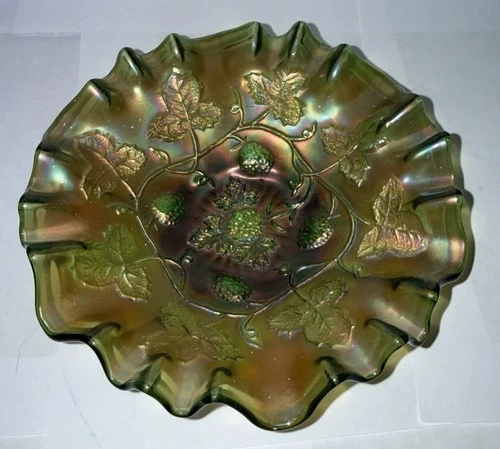 Green Carnival Glass Blackberry Wreath Bowl Ruffled 3 in 1 edge
