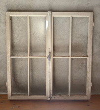 Sprossenfenster doppelflügelig mit Drehgriff ohne Rahmen dekorativ alt