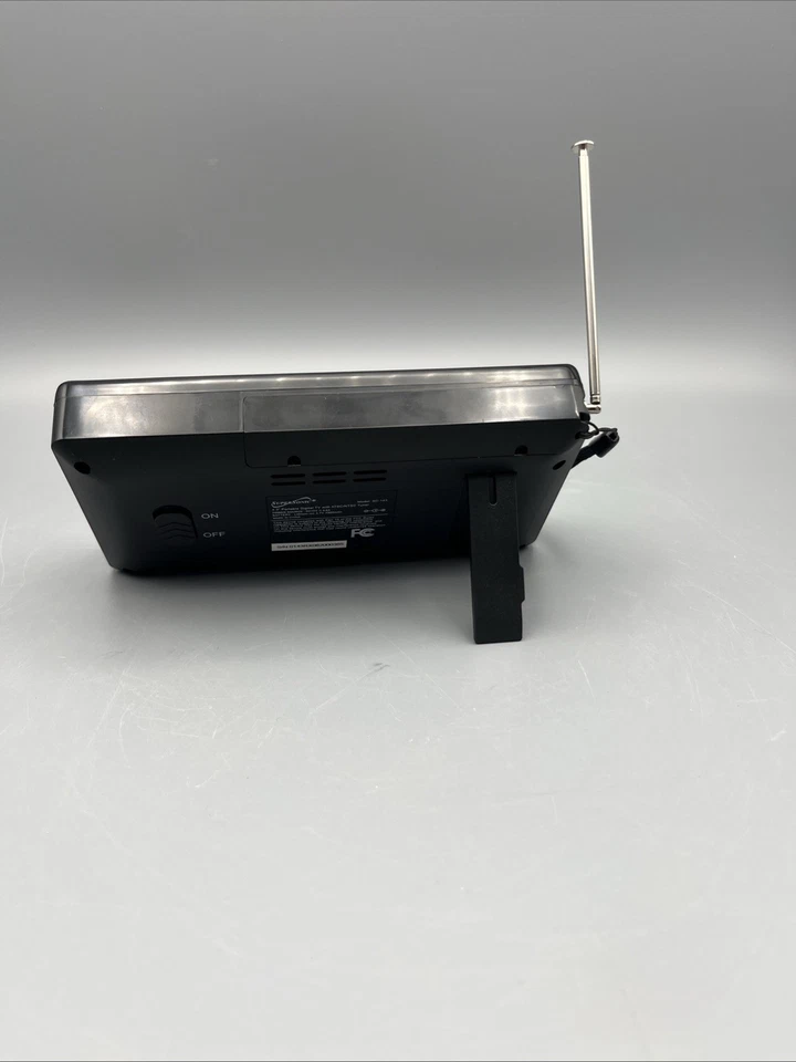 Supersonic SC-143 - 4.3” Portable Rechargeable Digital LCD TV AC/DC Compatible - Image 4 of 4