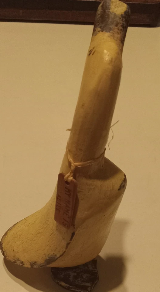 Figura de pato de madera Smith & Hawken 7,5" Foto 3 de 4