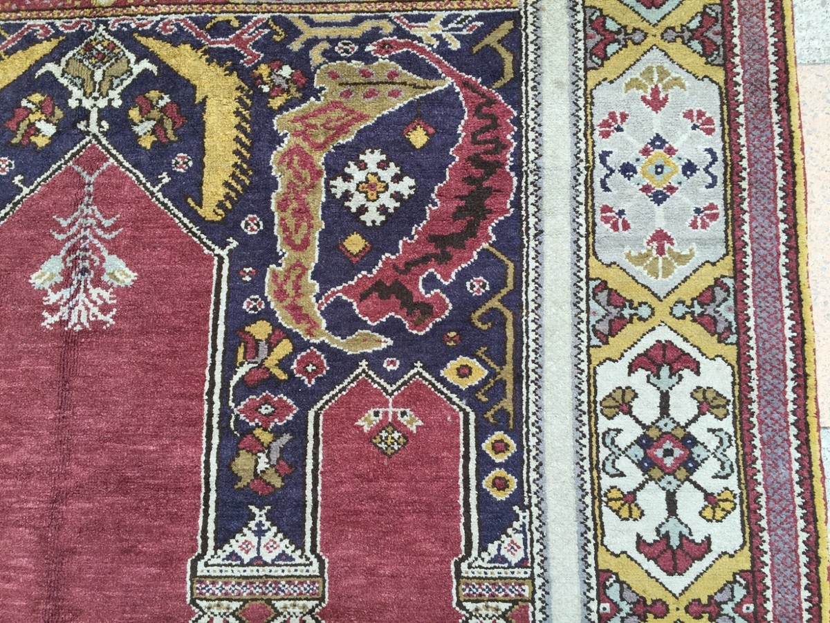 Tpis turc ncien de type Ushk En vente sur 1stDibs