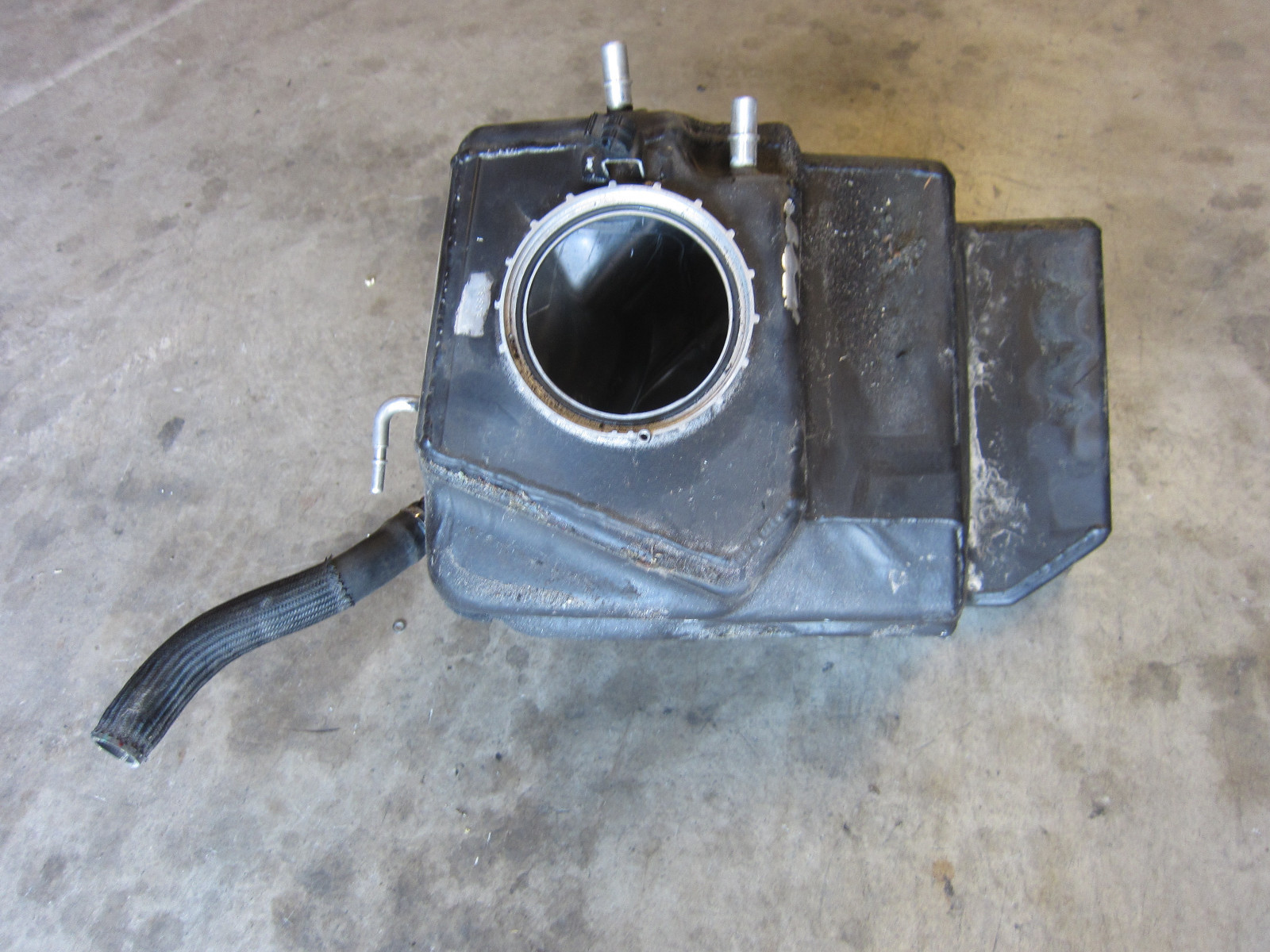 Ferrari 458 Italia - RH Fuel Tank  -  - P/N 257456