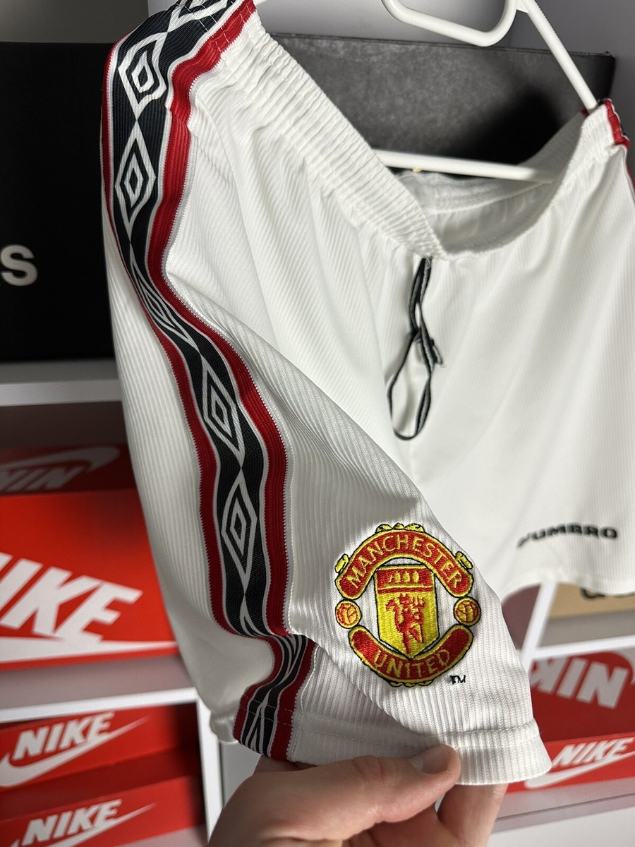 Short Vintage Manchester United Umbro 1998-2000 - Domicile, Taille S, Blanc