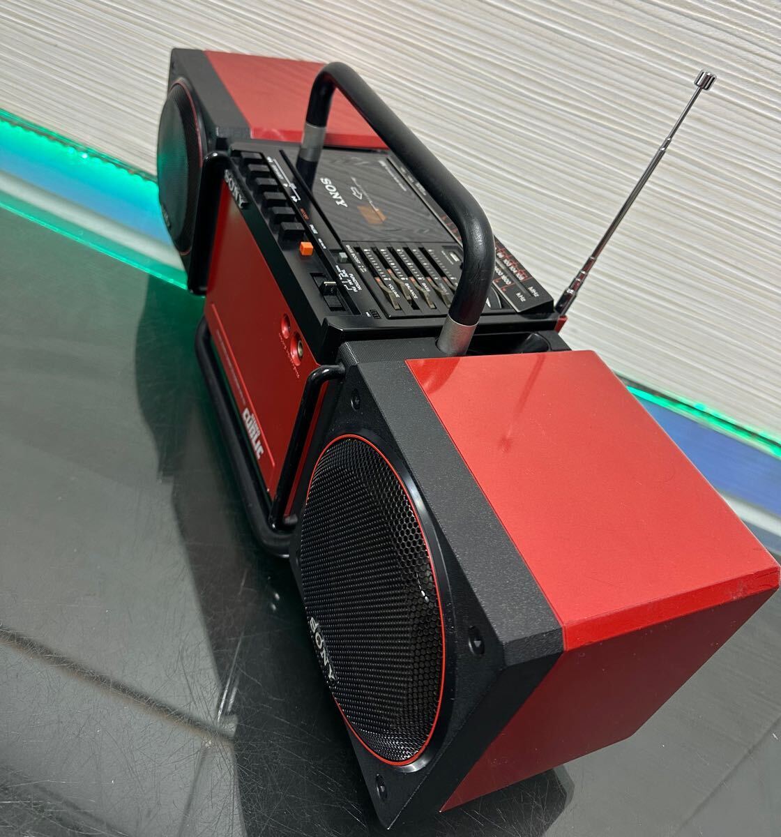 美品ソニーSONY CFS-700 キューブリック 赤 レトロラジカセ ラジオ