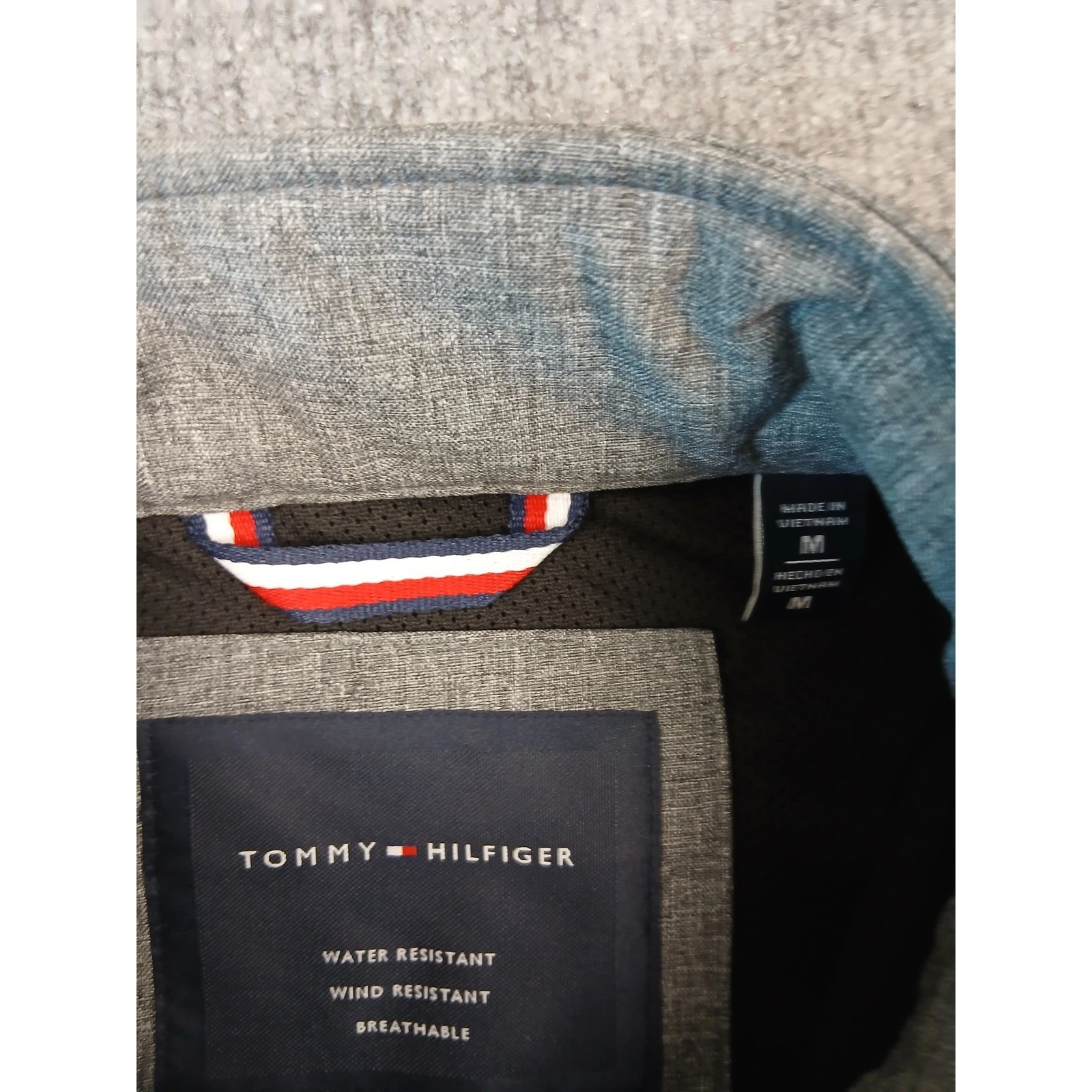 NWT Tommy Hilfiger Mens Grey Softshell Jacket Water Resistant Wind Resistant M image 3