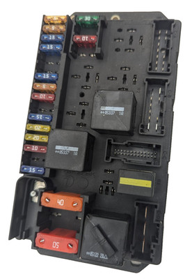 2006 Range Rover HSE 4.4L V8 Engine Bay Fuse Box Block