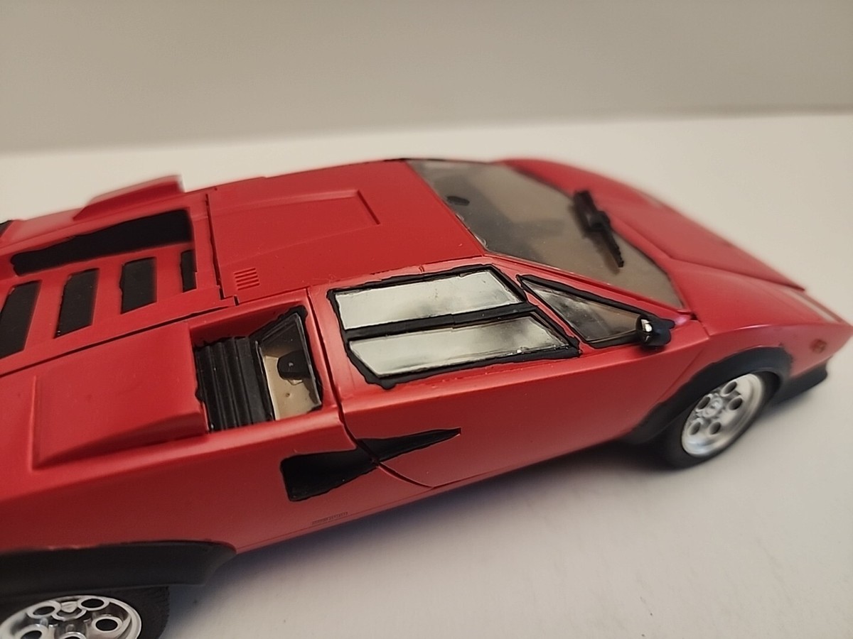 TAMIYA　カウンタック タミヤ、1/24スケールモデル「ランボルギーニ カウンタック