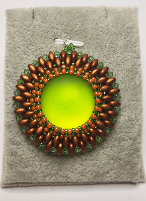 Pendant Anhänger ''LeuchtBlume'' mit LunaSoft Cab peridot-kupfer, handmade