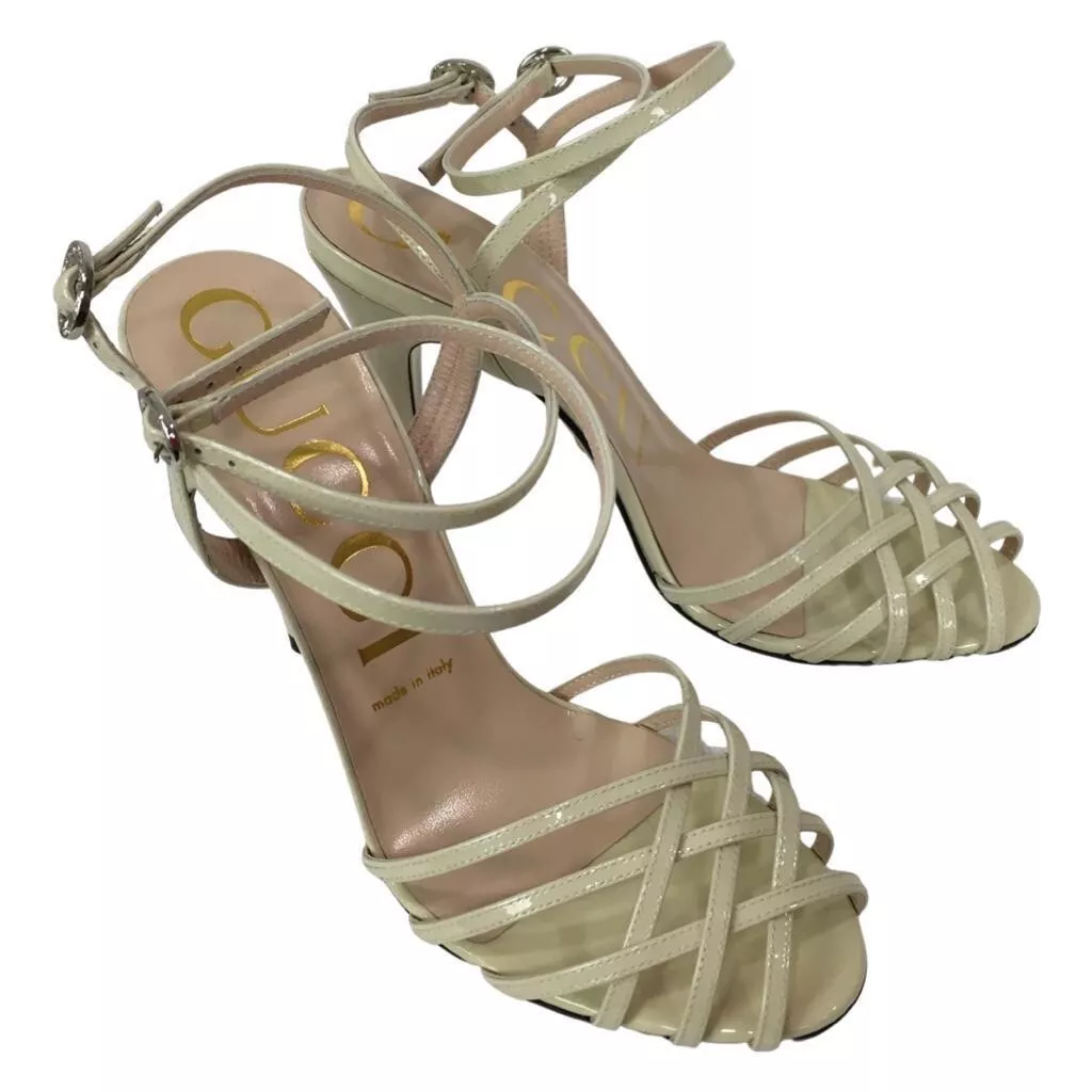 Sandales femmes à talons hauts en cuir verni blanc Gucci taille 38,5 DM19
