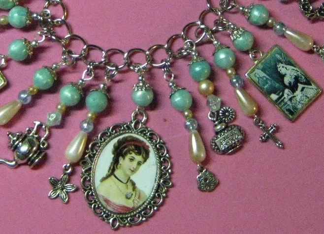 PULSERA CON DIJES "DAMAS VICTORIANAS" - ÚNICA EN SU CLASE HECHA A MANO Foto 3 de 4