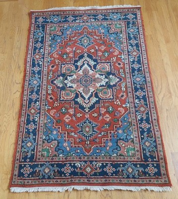 Original Heriz Hand Knotted Wool Carpet 49 in x 72 in Zaronim Area Rug