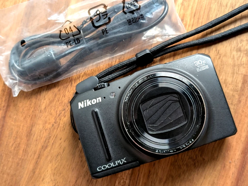 MINT Nikon COOLPIX S9700 16.0MP 30x Zoom Compact Digital Camera Japan Black - Image 2 of 4