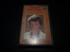 K7 CASSETTE AUDIO "JOHNNY HALLYDAY : DERRIERE L'AMOUR"