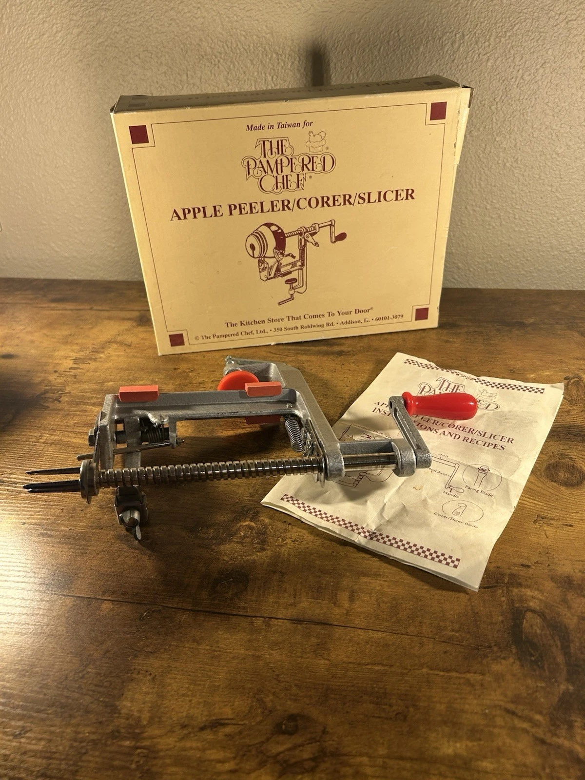 Vintage Pampered Chef Apple Peeler Corer Slicer w Box Instructions