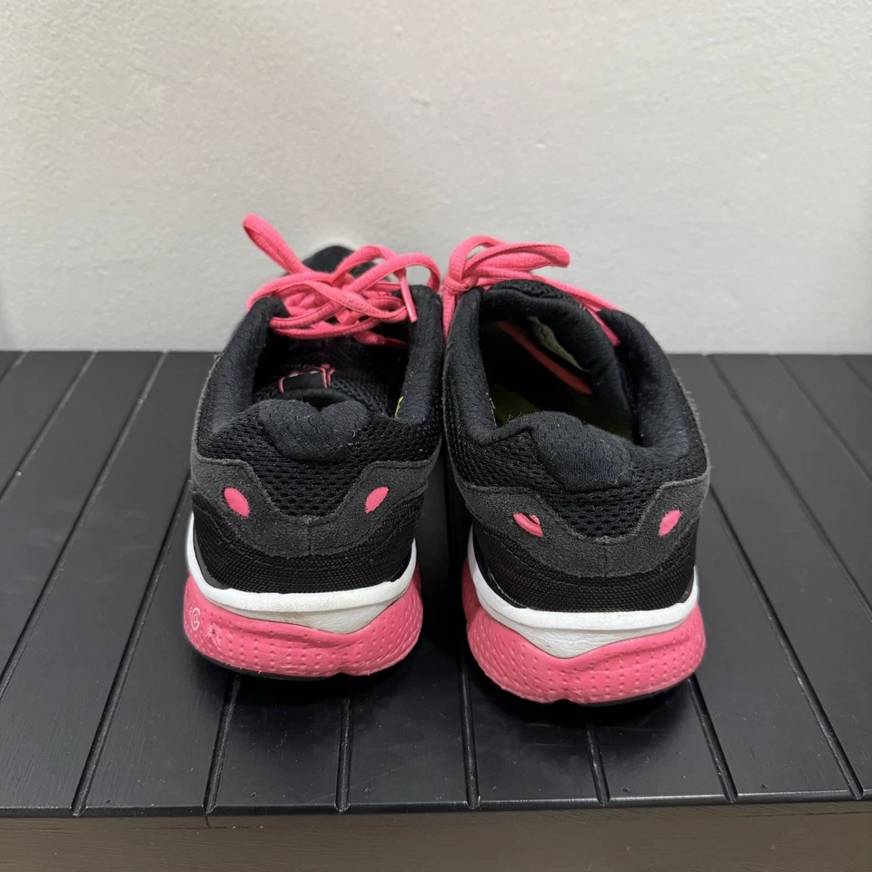 Under Armour Black Running Shoes Women Size 8.5 - Image 4 of 4