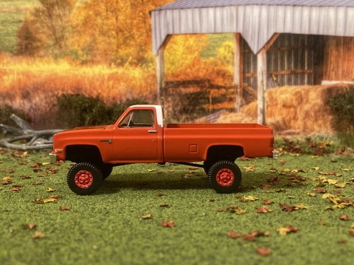 1984 GMC K2500 Sierra Lifted 4x4 Truck 1/64 Diecast Custom Off Road 4WD Mud K10 - Picture 11 of 12