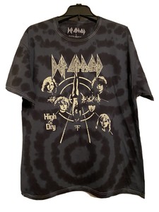 urban outfitters def leppard t shirt
