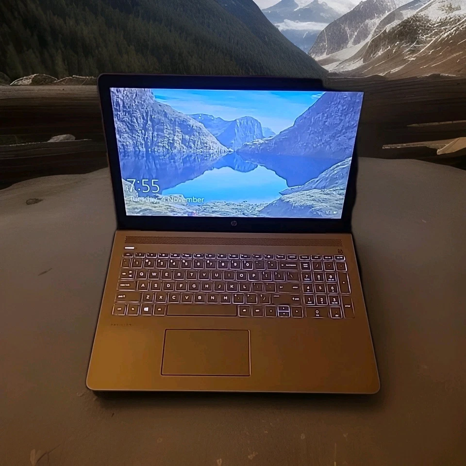 Hewlett Packard Pavilion AMD A9 R5 Laptop 15.6 inch Screen. Excellent condition. - image 3 of 4