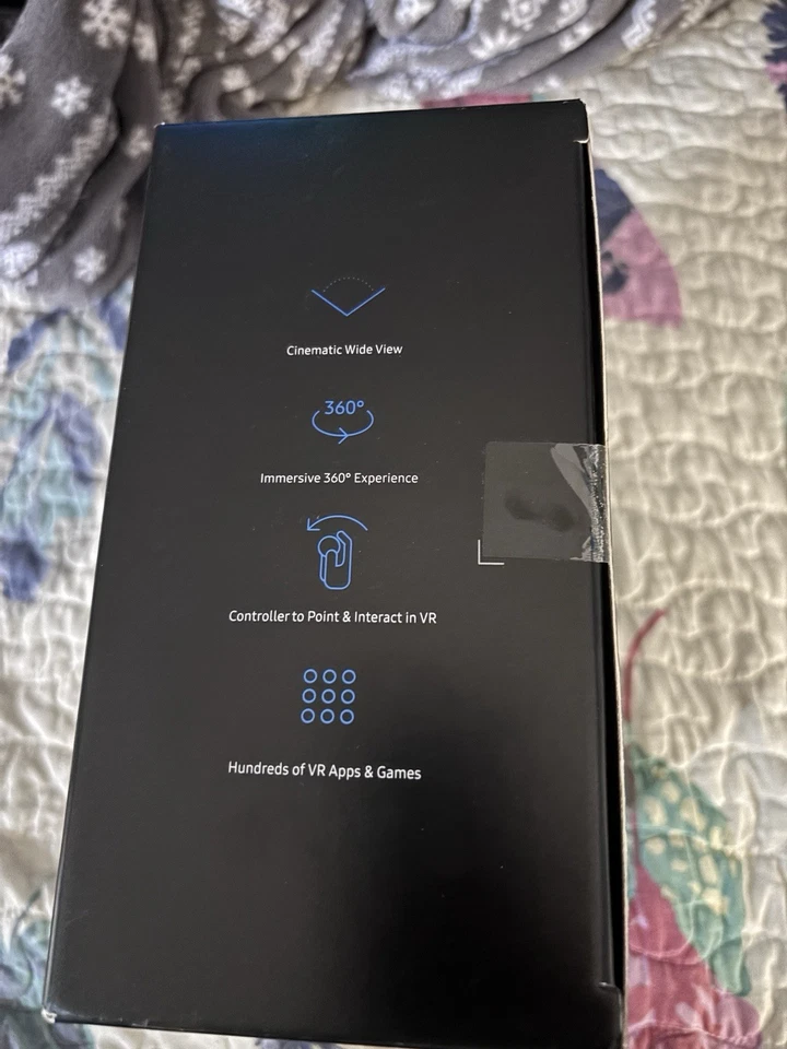 Samsung Gear VR with Controller - Image 2 of 4