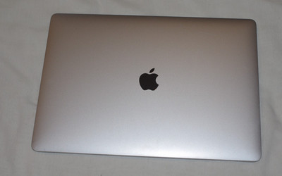MacBook Pro, 15'', 2.6 GHz, 32GB RAM, 500GB HD, Intel i7, MacOS Sequoia 15.5