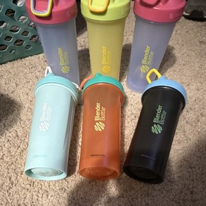 BlenderBottle Classic V2 28 oz BPA-Free Shaker Bottle Multicolor Screw-on Lid