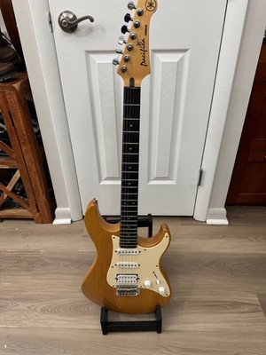 YAMAHA Pacifica 112 Electric Guitar Plays Great w/Whammy Bar & Soft Carry Bag