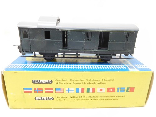 MES-54051	Trix Intern. H0 Gepäckwagen mit Gebrauchsspuren | Condition: Gebraucht