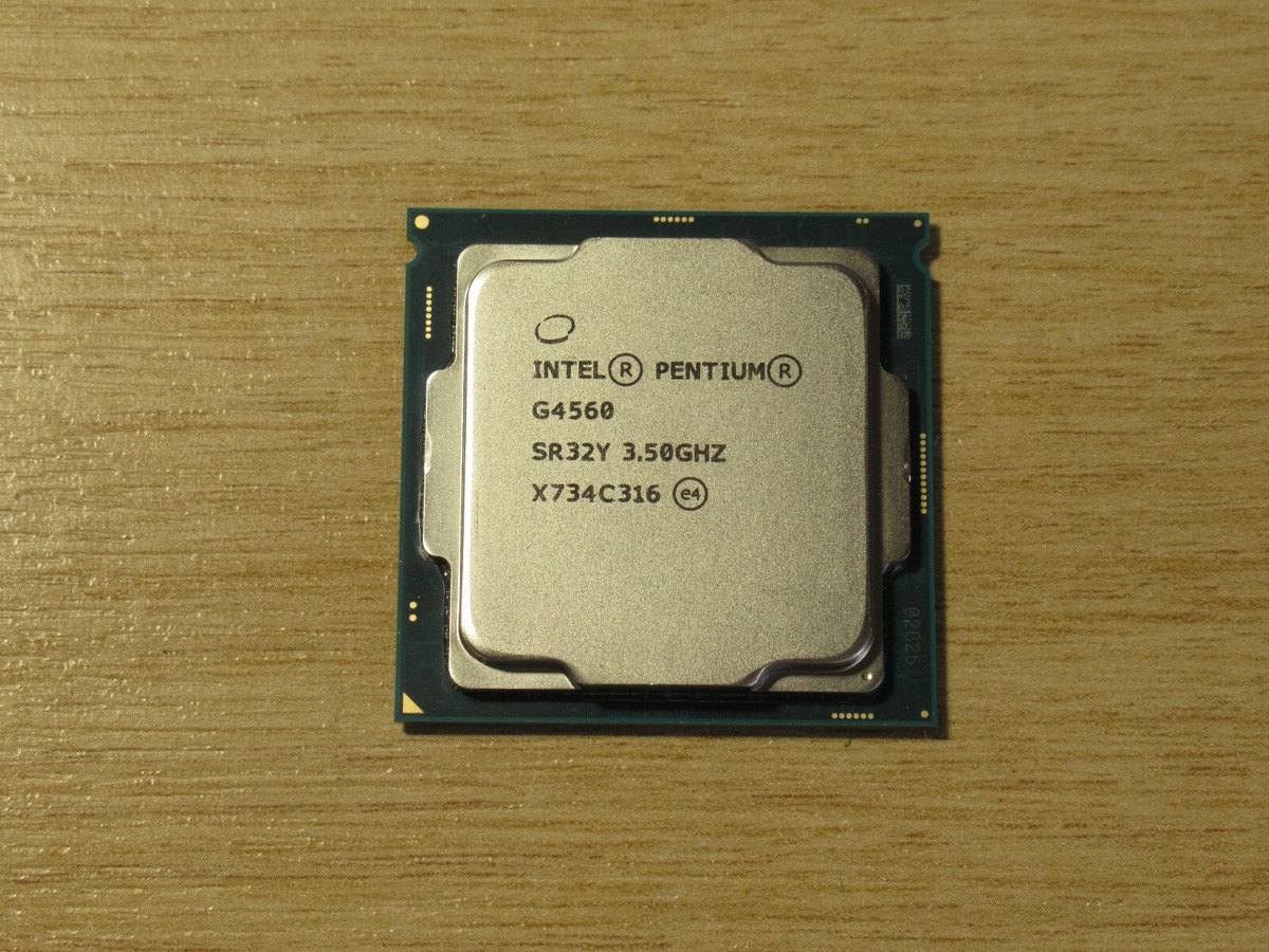 Intel Pentium G4560 (Kaby Lake) Processor Stock Cooler