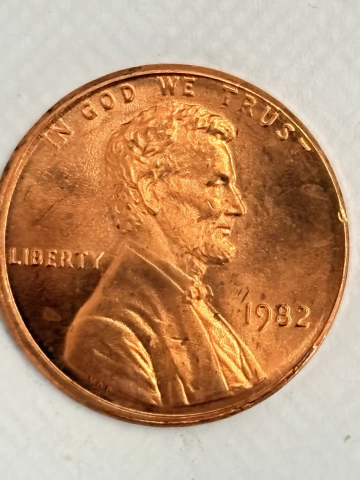 Small Date 1982 Lincoln cent No Mint Mark. DDO/DDR ( See All photos) - Image 4 of 4