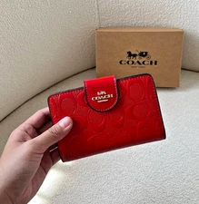 Medium Corner Zip Wallet In Signature Leather Red