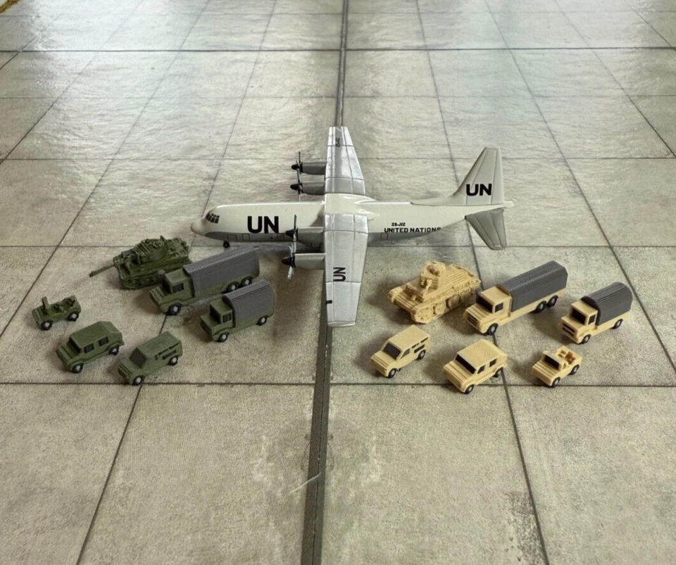 für Herpa Wings 1:500 /  1:400 12x Military vehicles Militär SWAT GSE / Airport