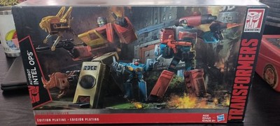 Transformers G1 Hasbro Reissue Intel Ops Blaster and Preceptor MISB