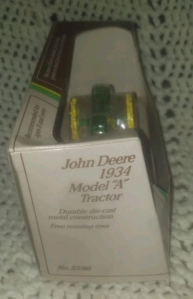 Ertl John Deere 1934 Model A Tractor 1:43 No. 5598 - Image 3 of 4