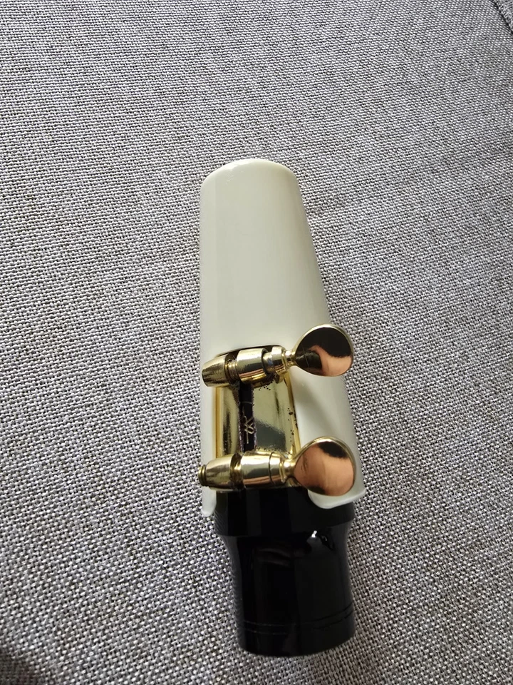 Yamaha Alto Sax Mouthpiece, Ligature & Cap - Image 2 of 4