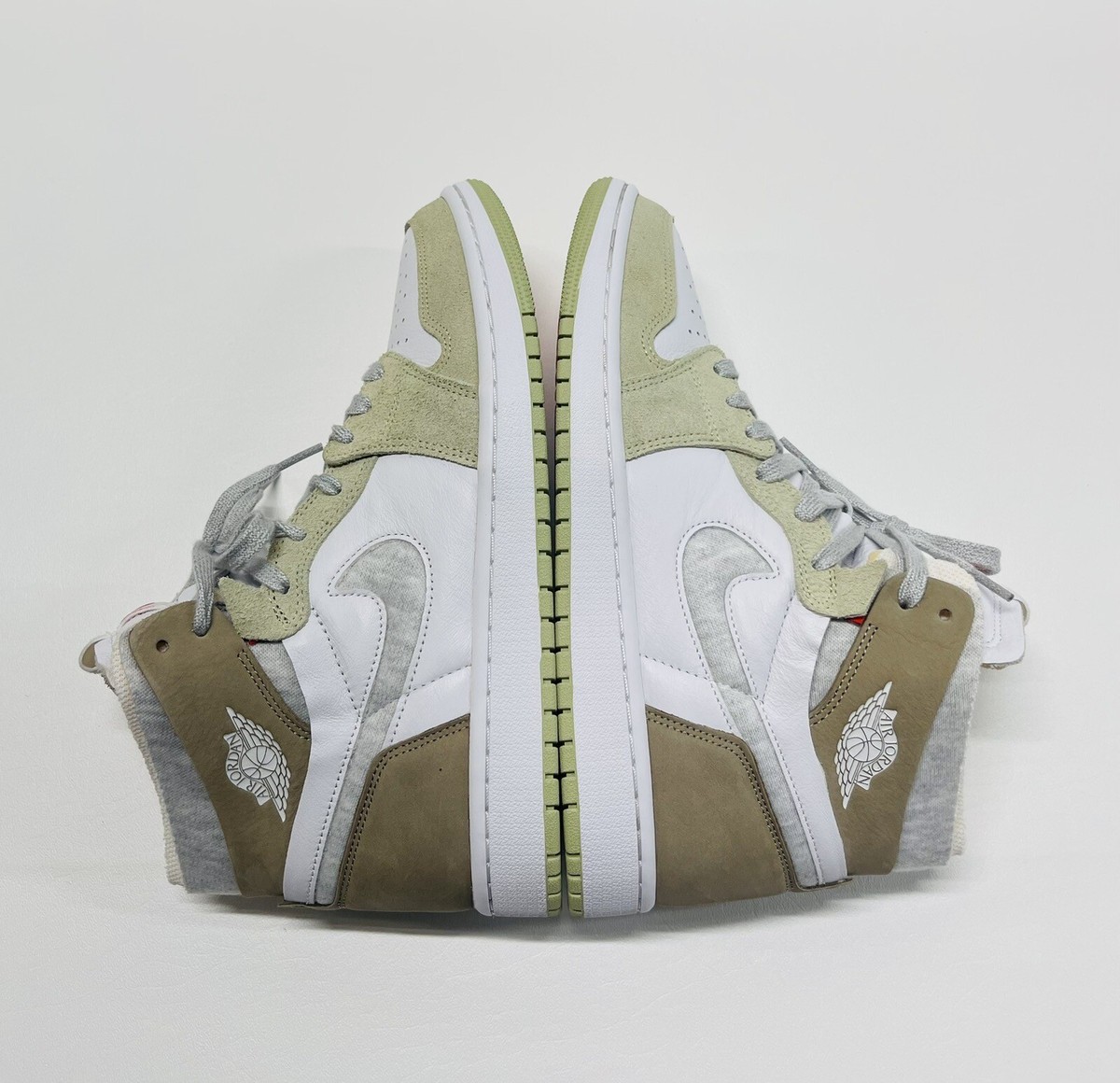 スニーカー Nike Wmns Air Jordan 1 High Zoom Comfort 'Olive Aura' 2021 Nike Air Jordan 1 High Zoom Comfort Olive Aura Woman's Size
