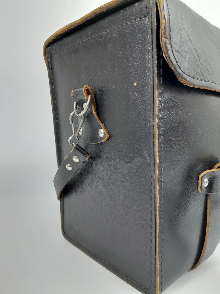 Black Genuine Leather Camera Bag Photo Bag Shoulder Bag USSR Vintage Bag  - Image 4 of 4