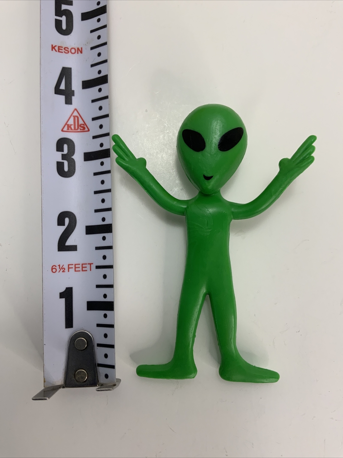 Alien Bendable Posable Green Extraterrestrial Toy Action Figure Collectable